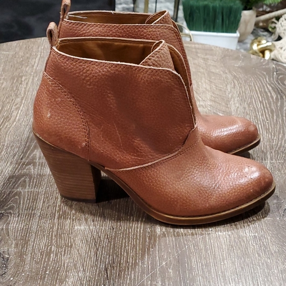 Lucky Brand Ehllen leather ankle boots size 10 - Picture 3 of 10